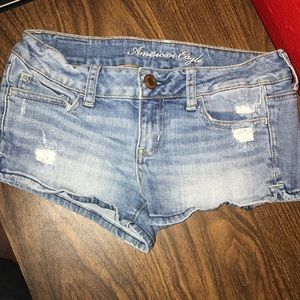 AMERICAN EAGLE SHORT SHORTS